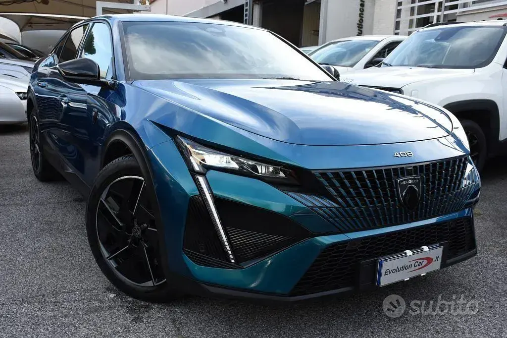 Usata Peugeot 408 GT 131 CV (96 kW) 2023 Blu metallizzato SUV