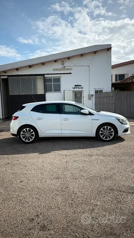 Usata Renault Mégane IV Business 110 CV (80 kW) 2017 Bianco Berlina