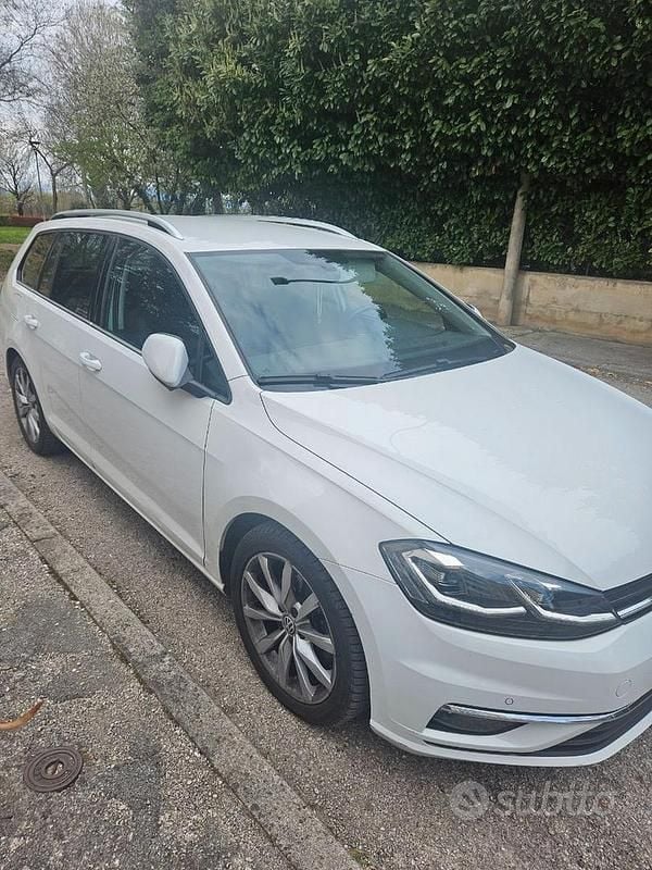 Usata VW Golf VII 136 CV (100 kW) 2017 Bianco Station wagon
