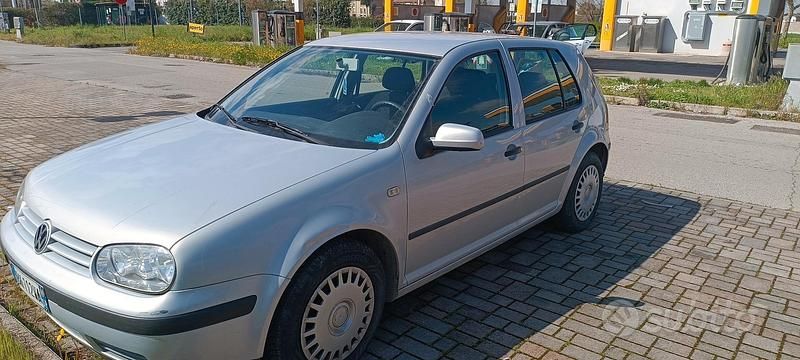 Usata VW Golf IV 75 CV (55 kW) 2000 Berlina
