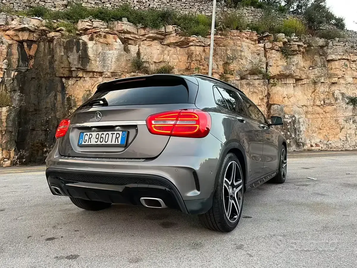 Usata Mercedes GLA220 Premium 170 CV (125 kW) 2014 Grigio SUV