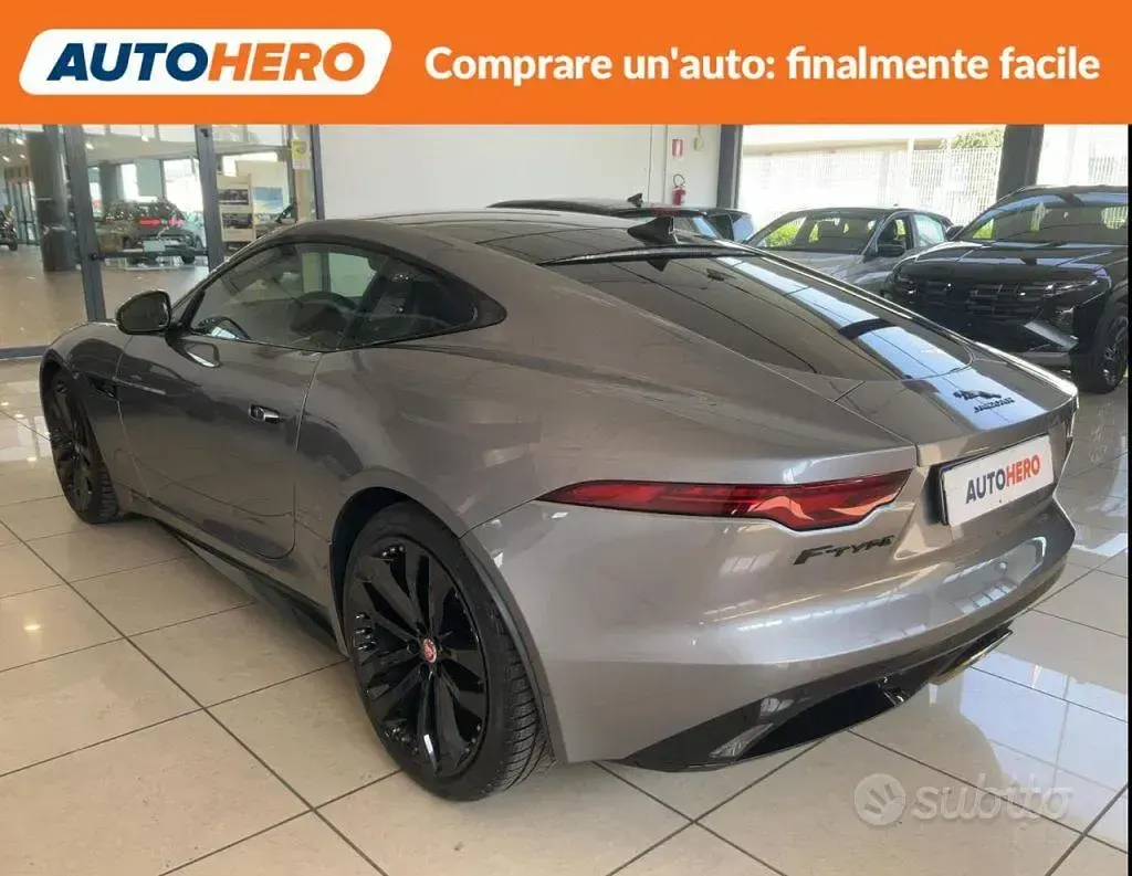 Usata Jaguar F-Type R-Dynamic 300 CV (220 kW) 2022 Grigio Coupé