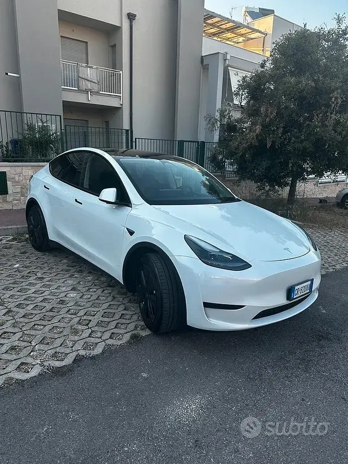 Usata Tesla Model Y RWD 125 kW (170 CV) 2023 Bianco SUV