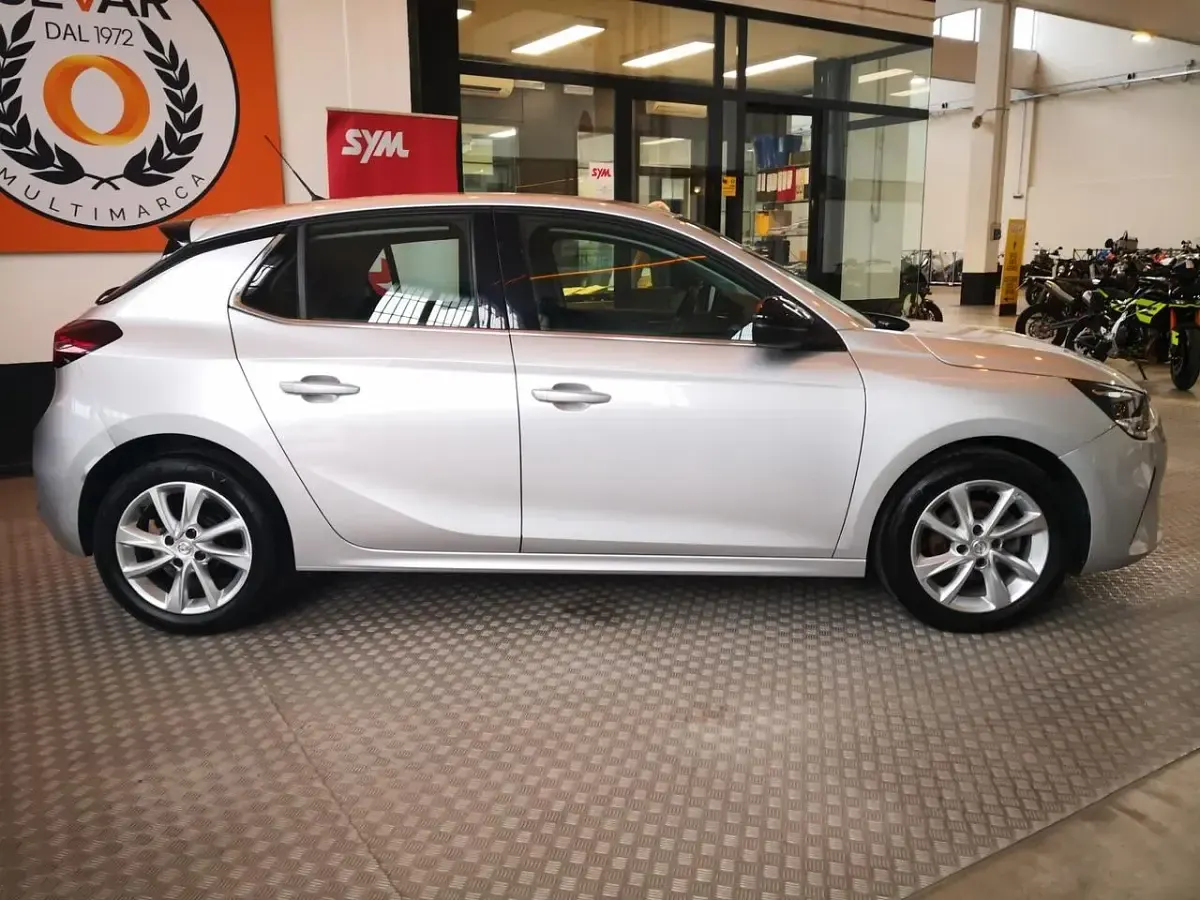Usata Opel Corsa Elegance 74 CV (54 kW) 2023 Grigio Utilitaria