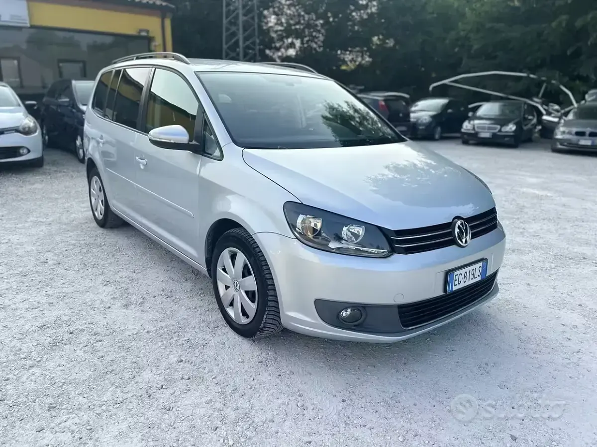 Usata VW Touran 105 CV (77 kW) 2011 Nero Monovolume