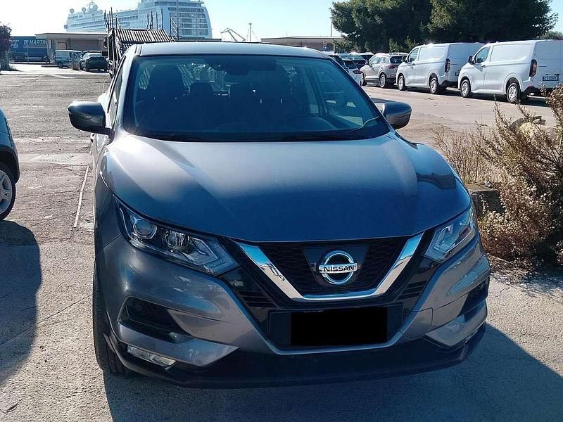 Usata Nissan Qashqai N-Connecta 131 CV (96 kW) 2018 Grigio SUV