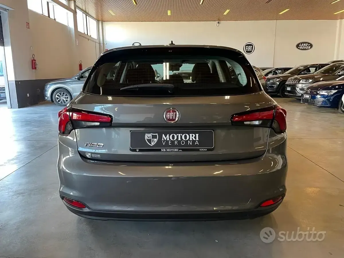Usata Fiat Tipo Cross 101 CV (74 kW) 2023 Grigio Berlina