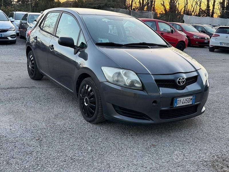 Usata Toyota Auris 96 CV (70 kW) 2009 Nero Utilitaria