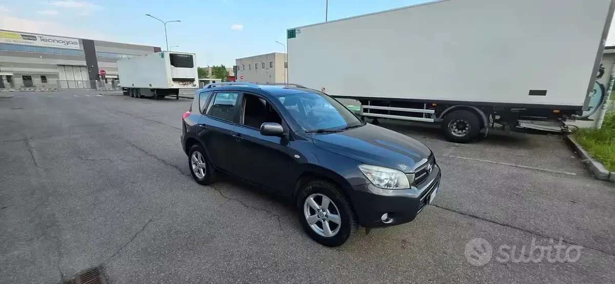 Usata Toyota RAV4 152 CV (111 kW) 2008 SUV