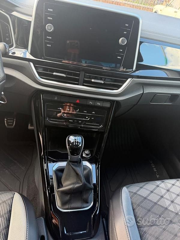Usata VW T-Roc R-line 110 CV (80 kW) 2022 Verde SUV
