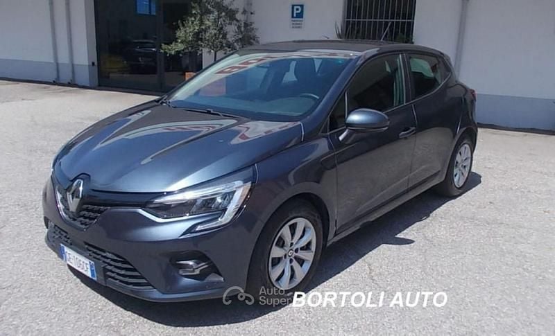 Usata Renault Clio V Business 101 CV (74 kW) 2021 Grigio Berlina