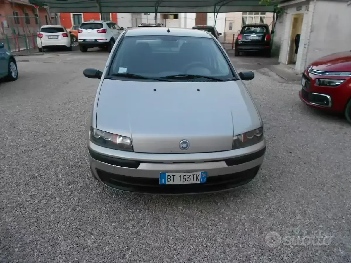Usata Fiat Punto 60 CV (44 kW) 2001 Grigio Utilitaria