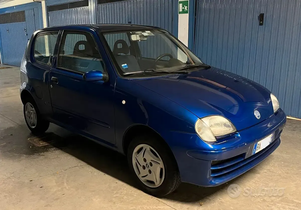 Usata Fiat 600 54 CV (39 kW) 2001 Blu Berlina
