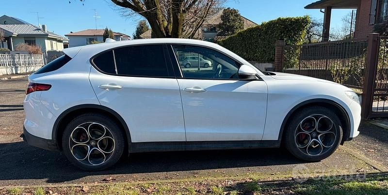 Usata Alfa Romeo Stelvio Sprint 160 CV (117 kW) 2021 Bianco SUV