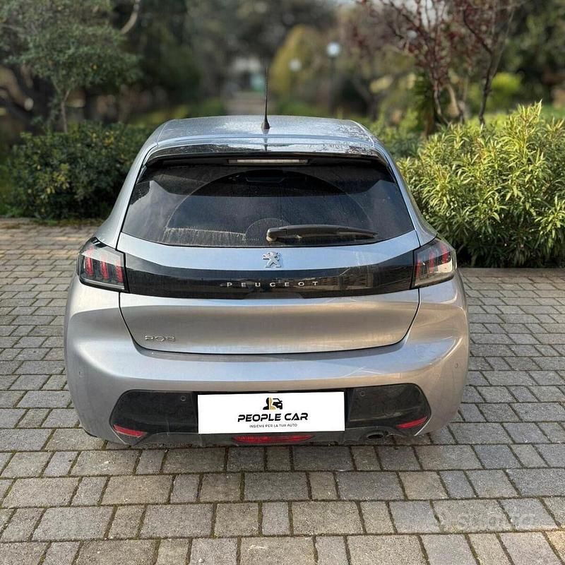 Usata Peugeot 208 Allure 101 CV (74 kW) 2022 Grigio Utilitaria