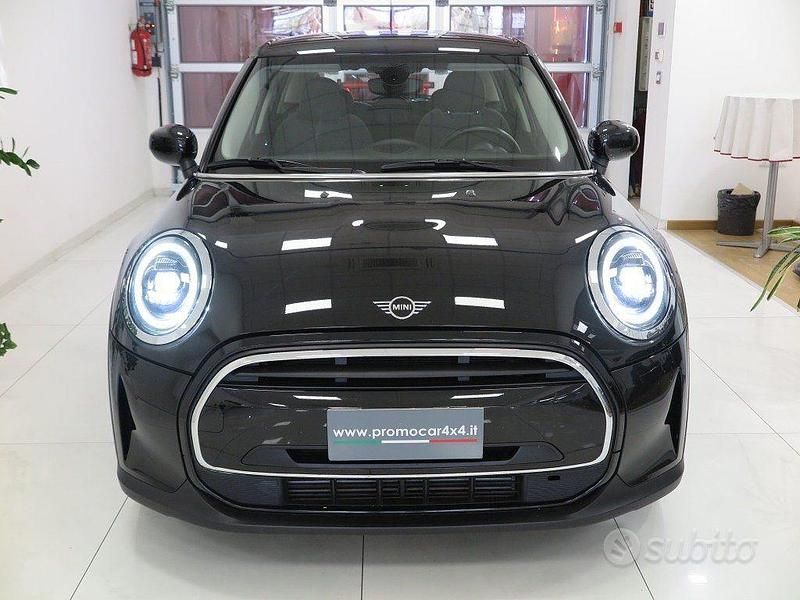 Usata Mini ONE Classic 102 CV (75 kW) 2021 Nero Utilitaria