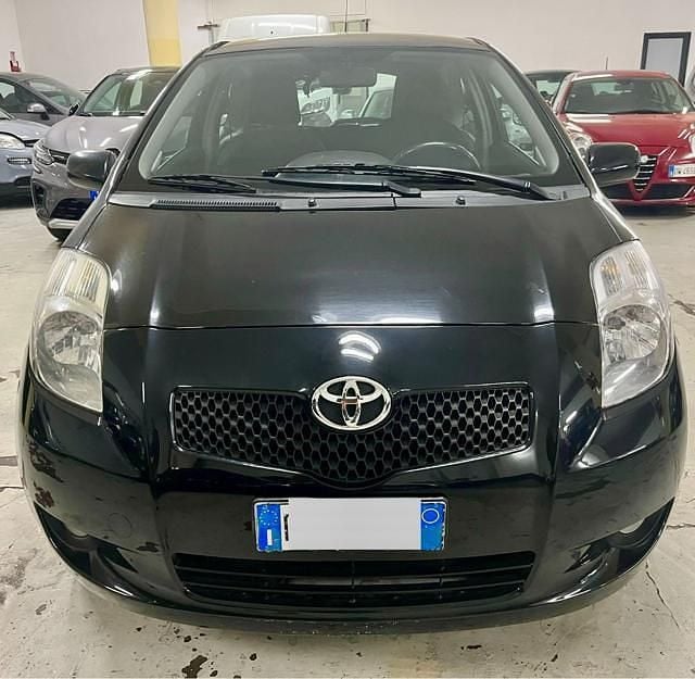 Usata Toyota Yaris Sol 69 CV (50 kW) 2008 Nero Utilitaria