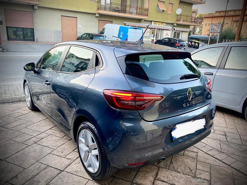 Usata Renault Clio V Business 91 CV (66 kW) 2022 Grigio Berlina