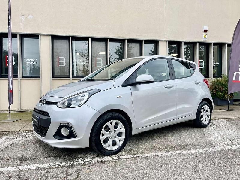 Usata Hyundai i10 67 CV (49 kW) 2015 Argento Utilitaria