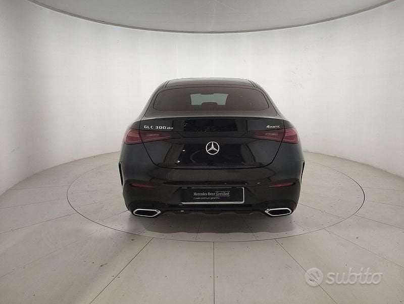 Nuova Mercedes GLC300 2025 Nero Coupé