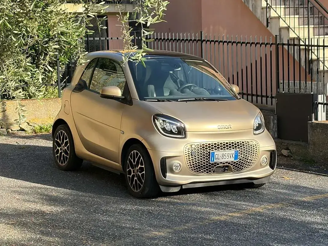 Usata Smart ForTwo Electric Drive 47 kW (65 CV) 2023 Oro Coupé