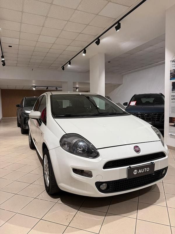 Usata Fiat Punto Lounge 75 CV (55 kW) 2013 Bianco Utilitaria