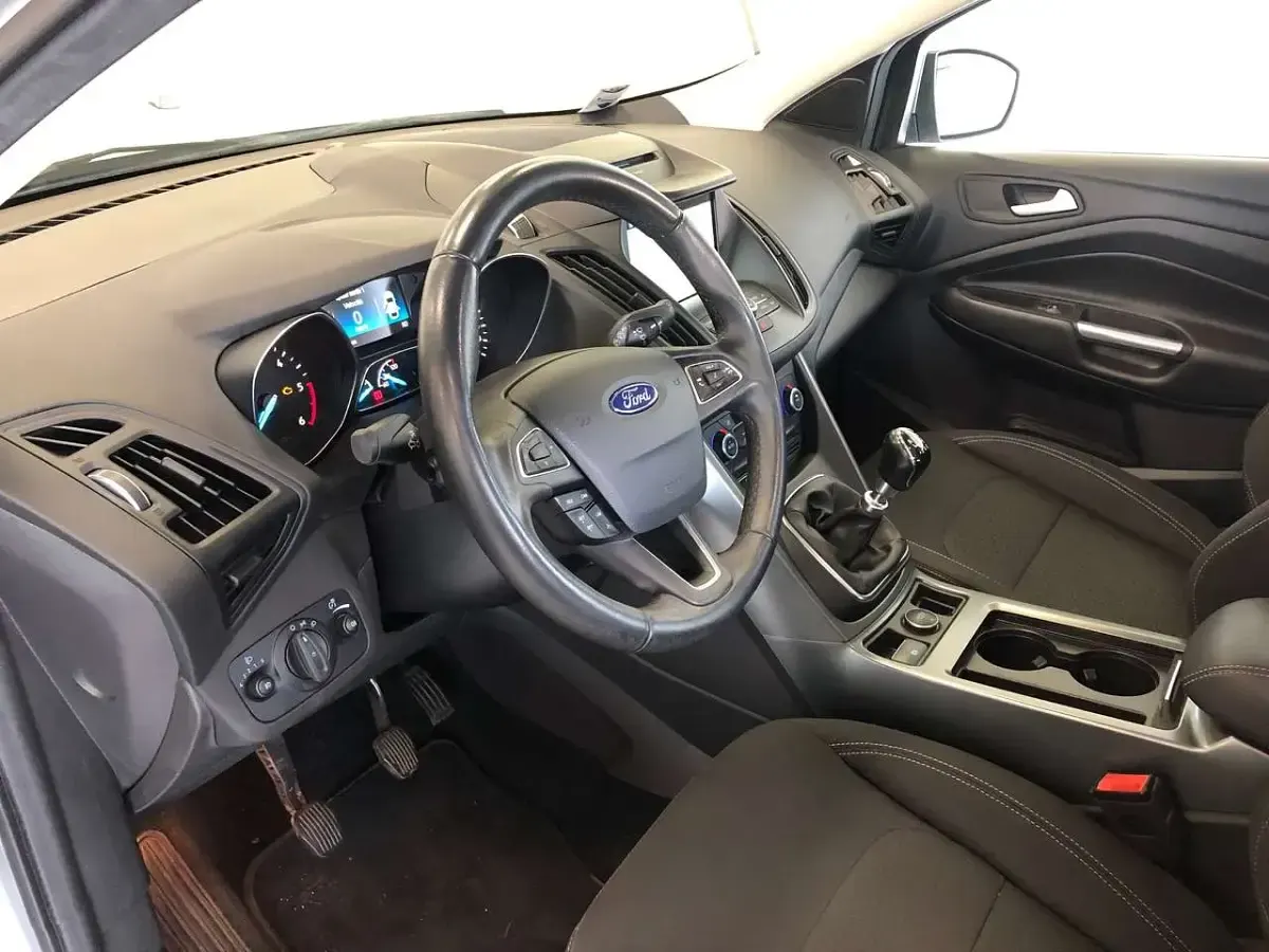 Usata Ford Kuga Titanium S 120 CV (88 kW) 2019 Argento SUV