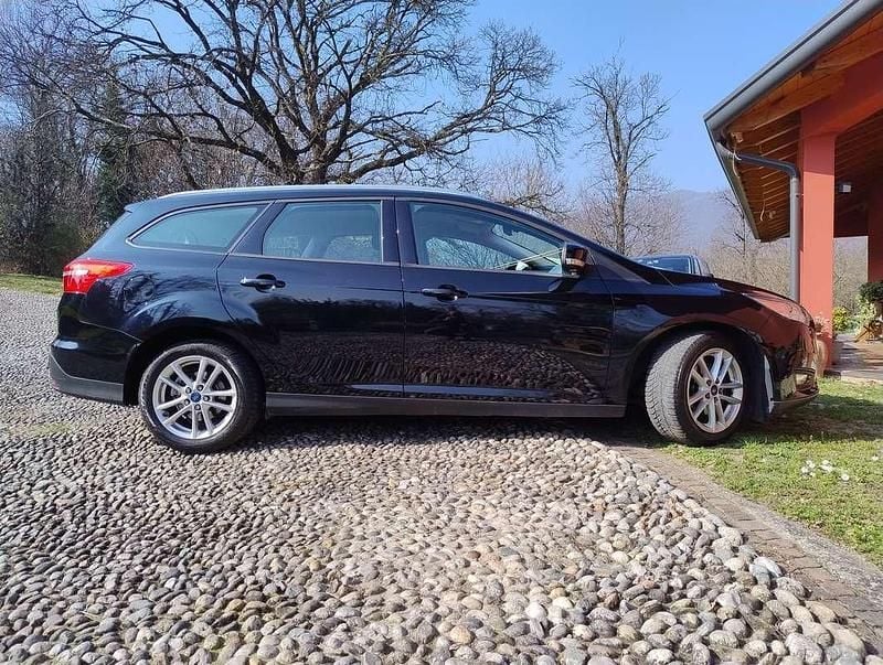 Usata Ford Focus Business Edition 120 CV (88 kW) 2016 Nero Station wagon