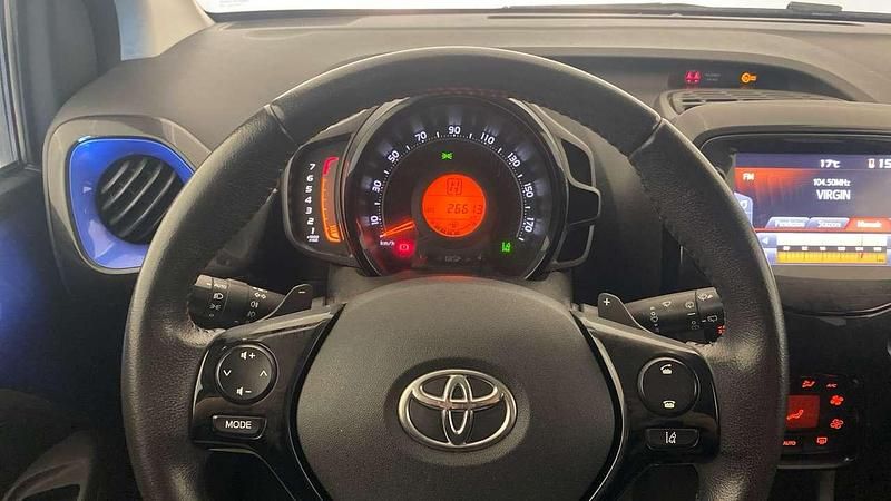 Usata Toyota Aygo X-clusiv 72 CV (52 kW) 2021 Other Utilitaria
