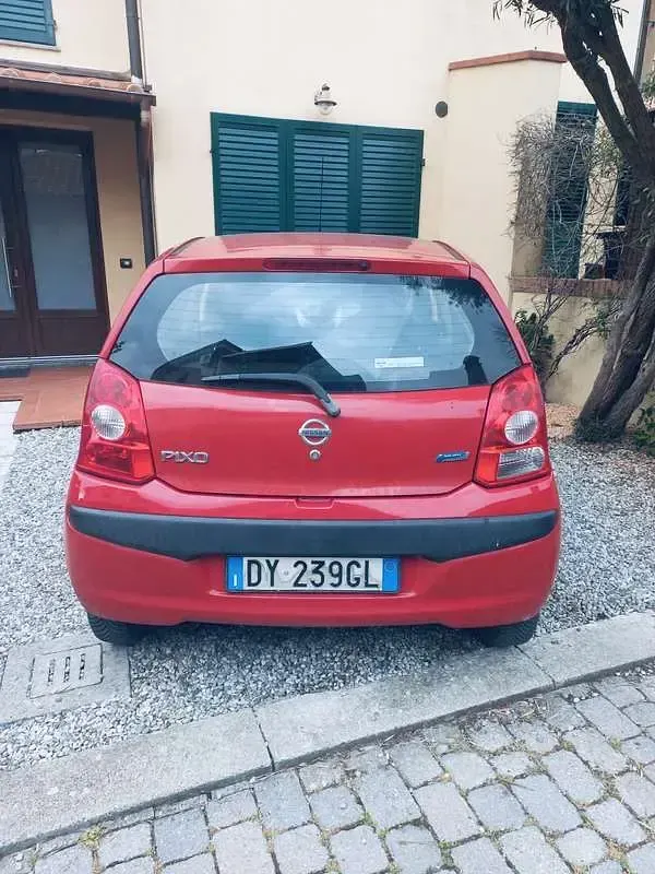 Usata Nissan Pixo 68 CV (50 kW) 2009 Rosso Utilitaria