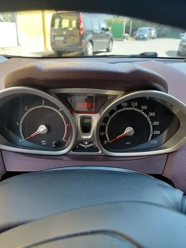 Usata Ford Fiesta 75 CV (55 kW) 2002 Utilitaria