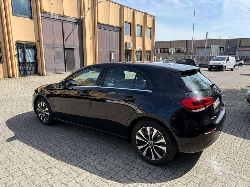 Usata Mercedes A250 Business 160 CV (117 kW) 2022 Nero Berlina