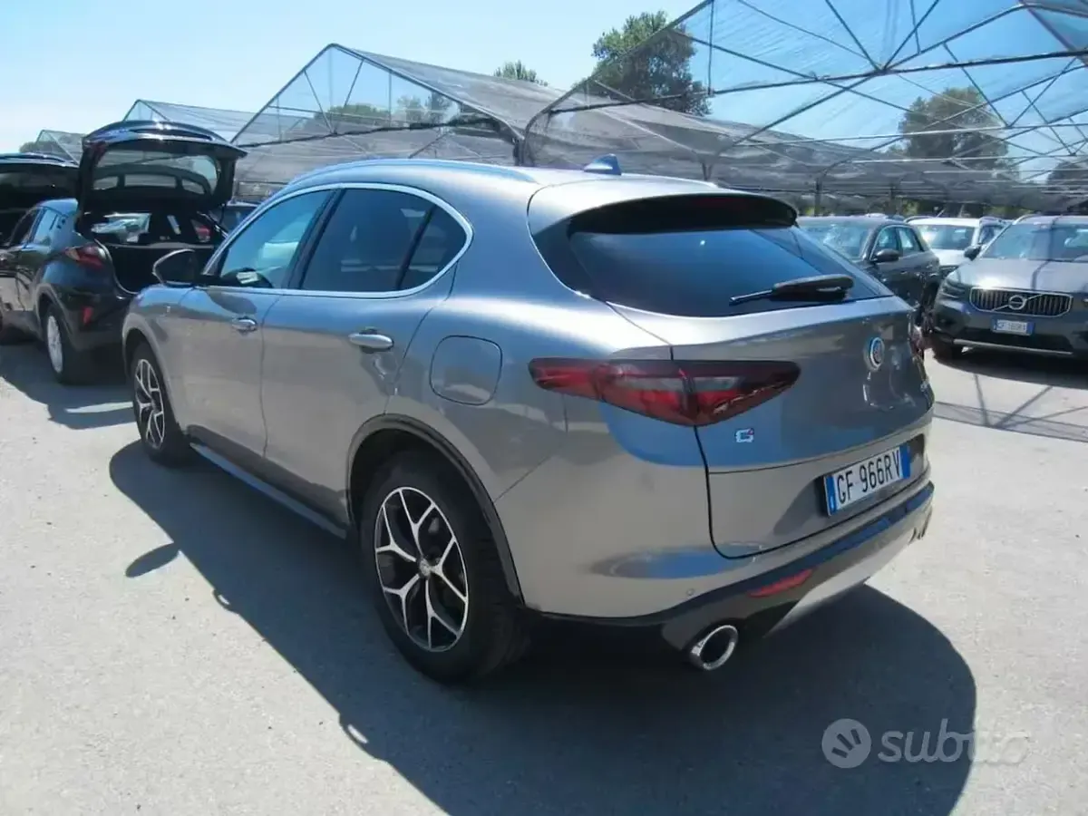Usata Alfa Romeo Stelvio Ti 209 CV (153 kW) 2021 Grigio SUV
