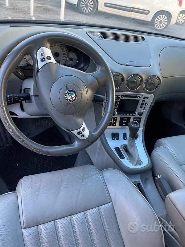 Usata Alfa Romeo 166 Distinctive 185 CV (136 kW) 2005 Blu Berlina