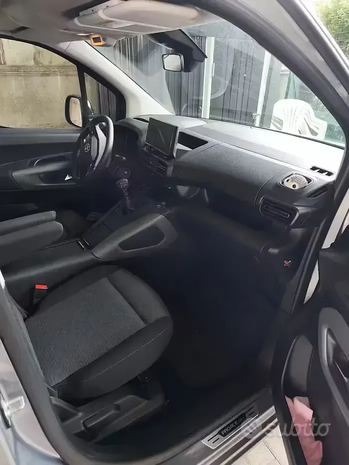 Usata Toyota Proace Verso City 131 CV (96 kW) 2025 Grigio Station wagon