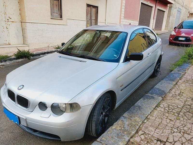 Usata BMW 2002 150 CV (110 kW) 2002 Grigio Berlina