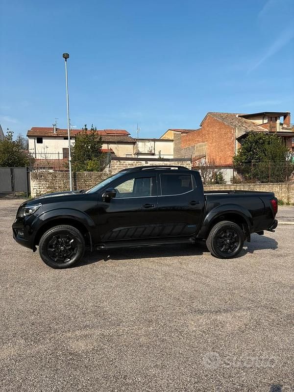 Usata Nissan Navara N-Guard 190 CV (139 kW) 2021 Nero Pick-up