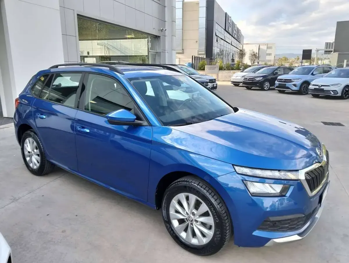 Usata Skoda Kamiq Ambition 95 CV (69 kW) 2021 Race blue SUV
