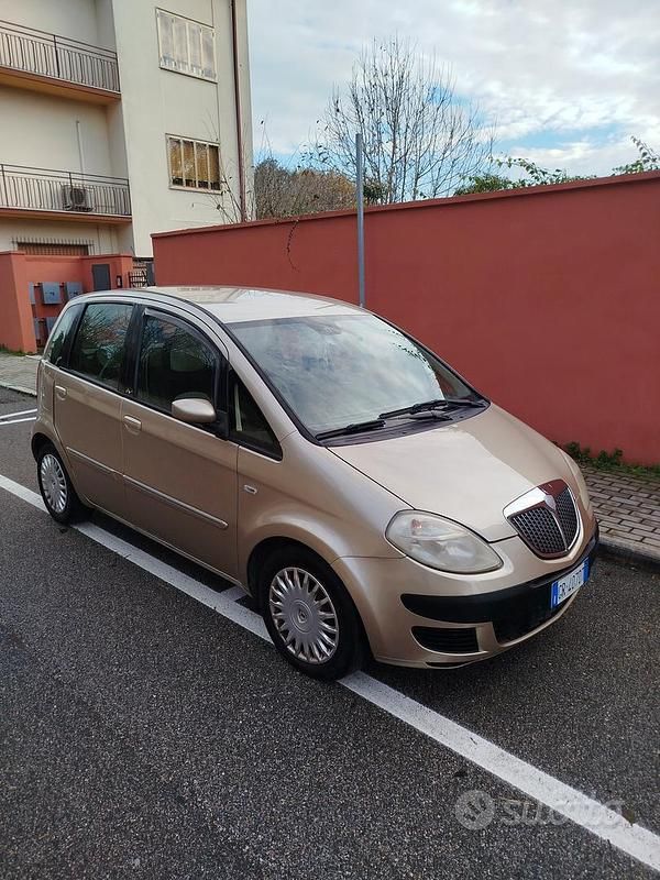 Usata 2006 Lancia Musa Monovolume | 1800 € (Ottimo prezzo) - Immagine 1/4