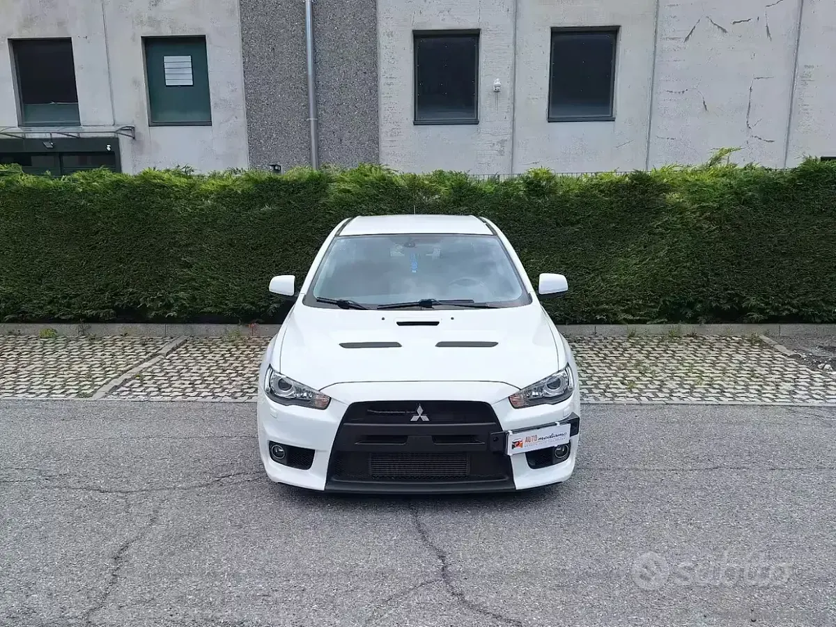 Usata Mitsubishi Lancer Evolution 295 CV (216 kW) 2009 Bianco Berlina