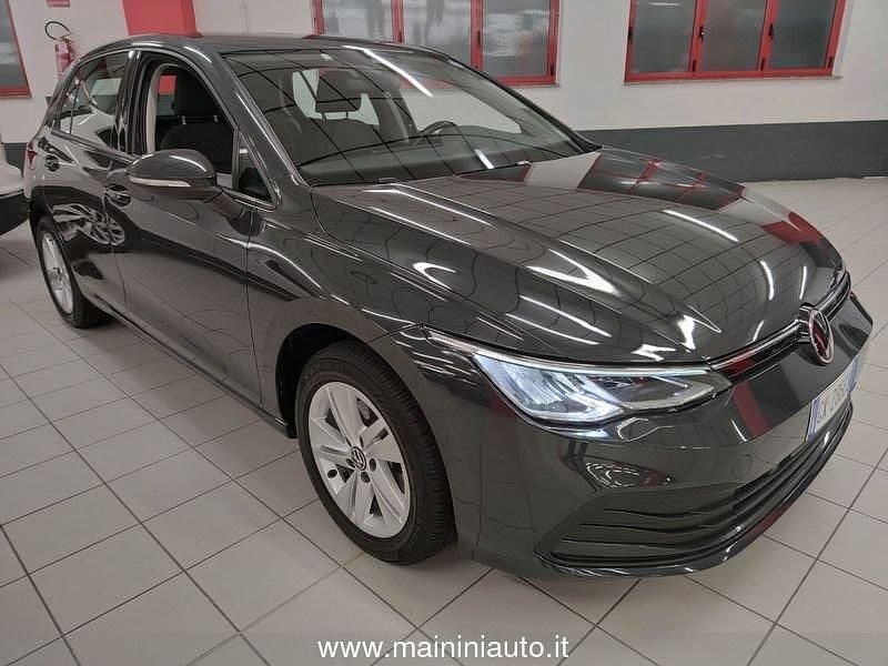 Usata VW Golf VIII Life 110 CV (80 kW) 2022 Grigio Berlina