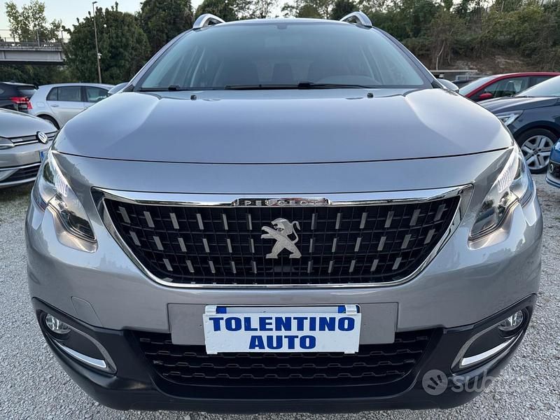 Usata Peugeot 2008 Signature Sky 101 CV (74 kW) 2019 Grigio SUV