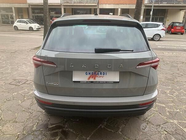 Usata Skoda Karoq Executive 116 CV (85 kW) 2023 Grigio SUV