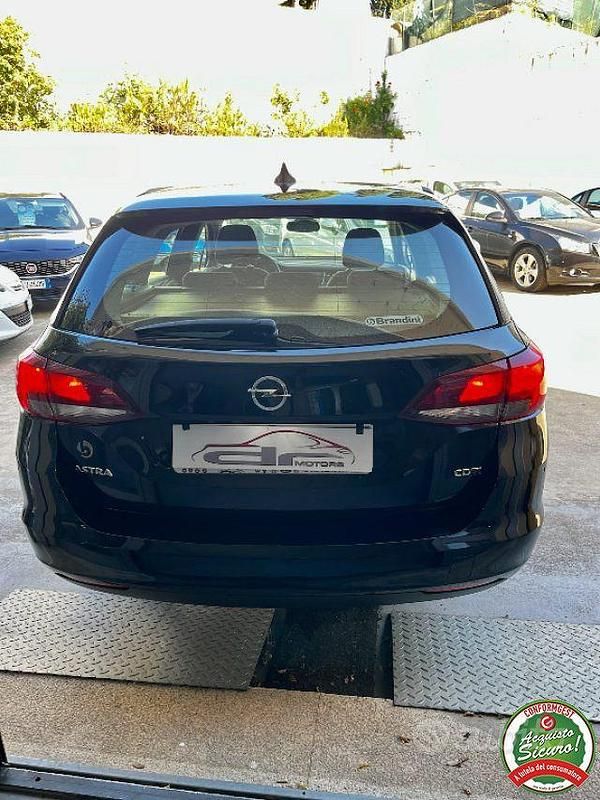 Usata Opel Astra Dynamic 110 CV (80 kW) 2018 Nero metallizzato Station wagon