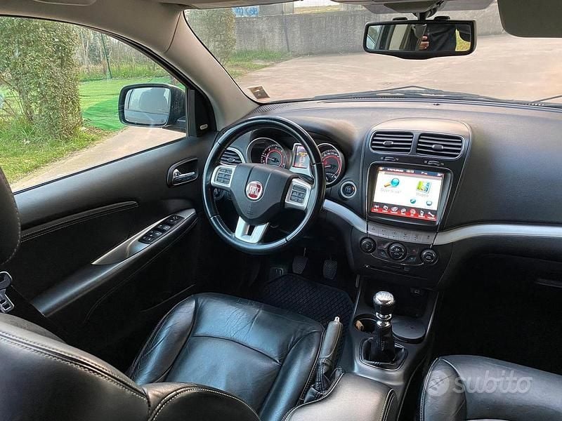 Usata Fiat Freemont 140 CV (102 kW) 2012 Nero SUV