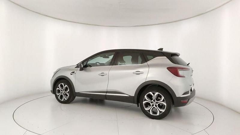 Usata Renault Captur Techno 145 CV (106 kW) 2023 Grigio SUV