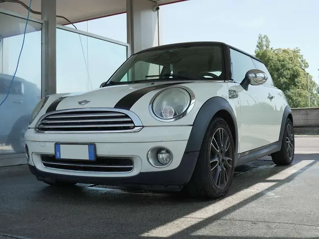 Usata Mini Cooper 120 CV (88 kW) 2010 Utilitaria