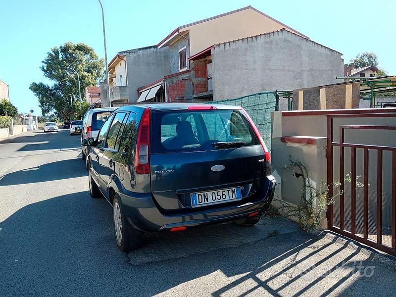 Usata Ford Fusion 68 CV (50 kW) 2008 Blu Monovolume