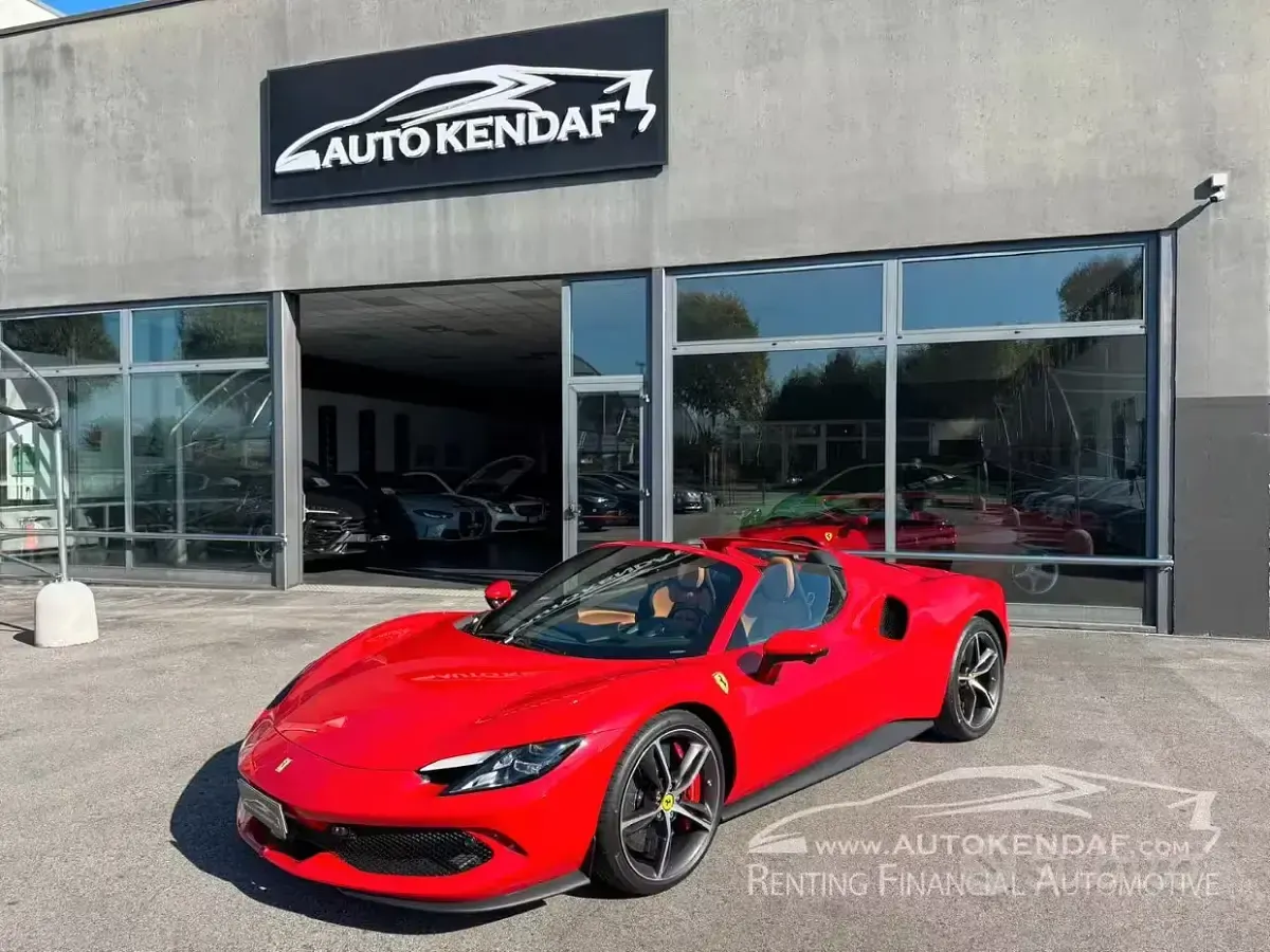 Usata Ferrari 296 829 CV (609 kW) 2025 Cabrio