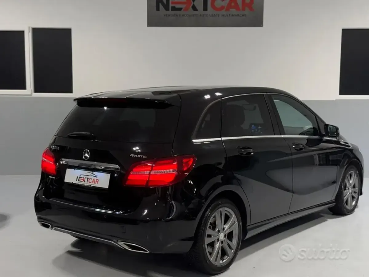 Usata Mercedes B200 136 CV (100 kW) 2017 Nero Utilitaria